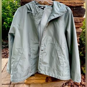 NWOT North Face raincoat
